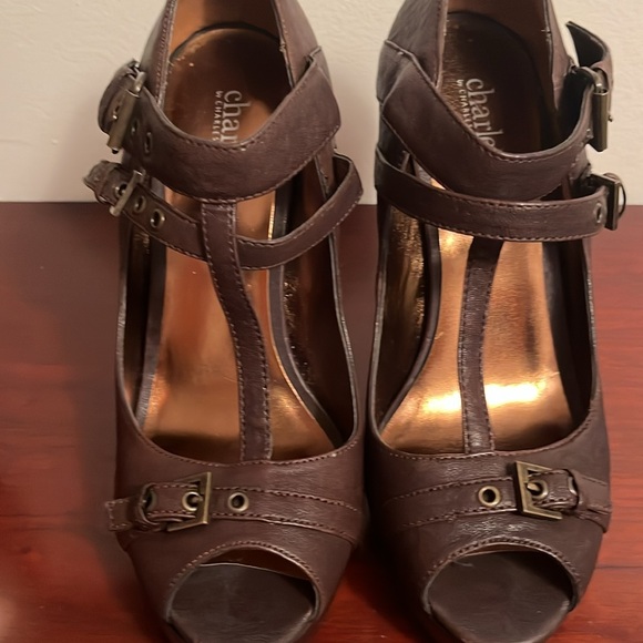 EUC Charles by Charles David size 9M Brown Leather T Strap Heels - Picture 3 of 13